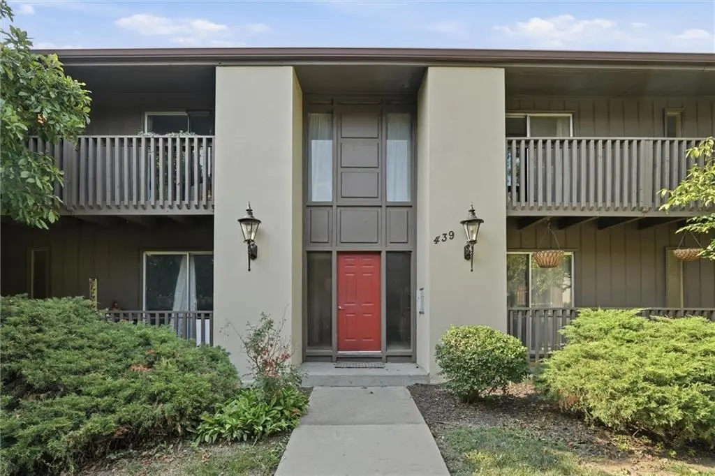 439 W 104th ST #D, Kansas City, MO 64114