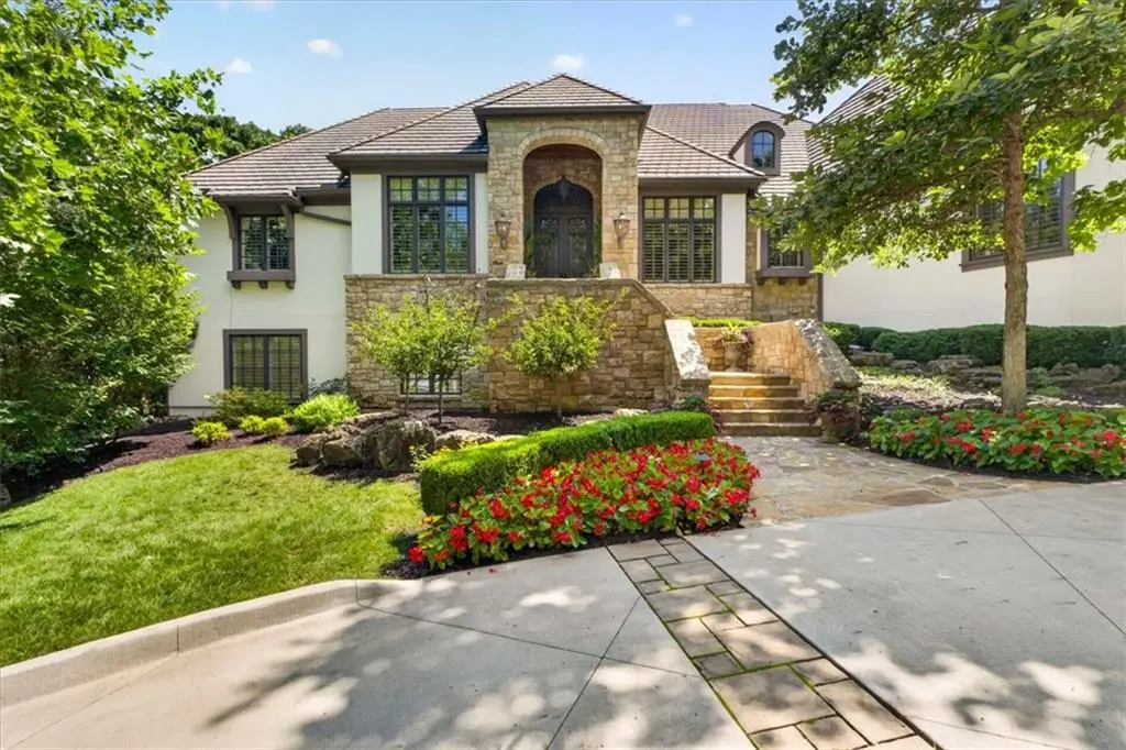 200 Hever Knoll ST, Loch Lloyd, MO 64012