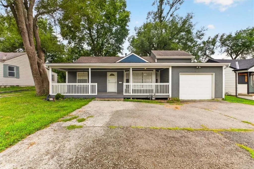 207 W North AVE, Belton, MO 64012