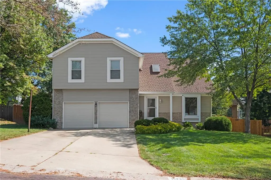 15235 Dearborn ST, Overland Park, KS 66223