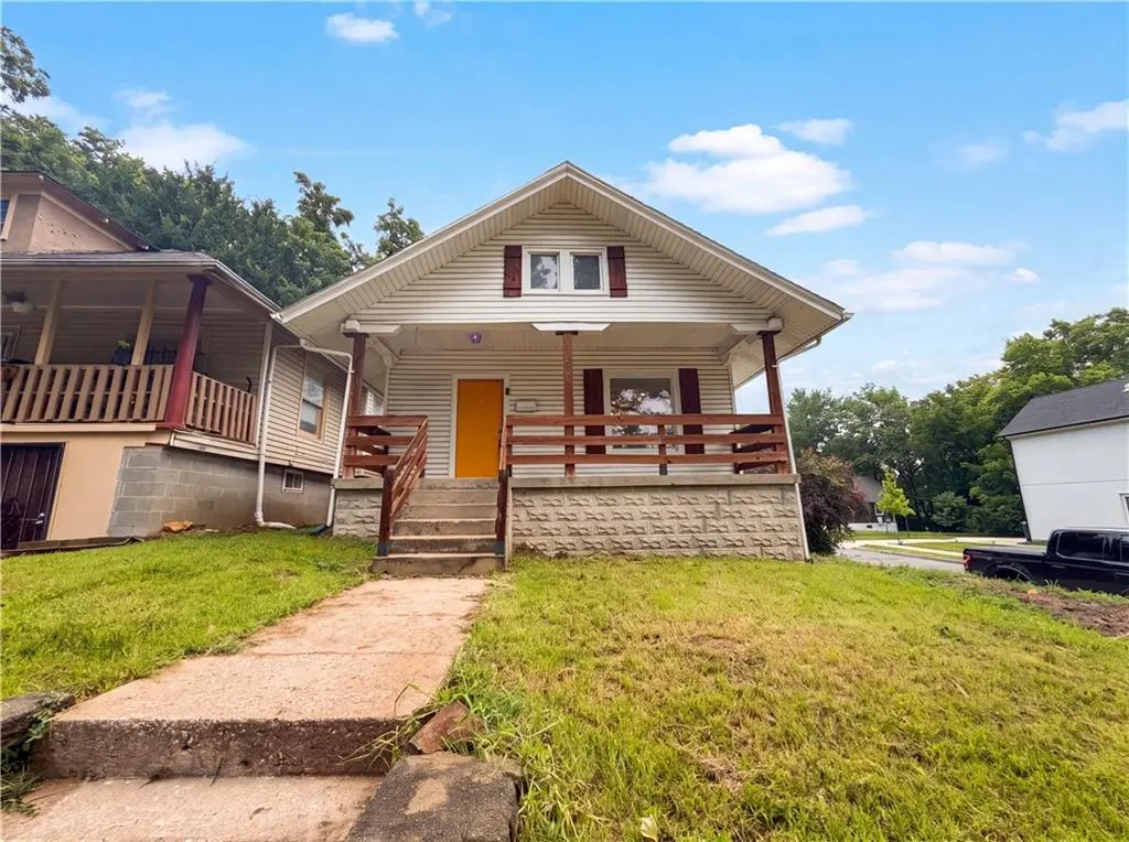 1316 E 44th ST, Kansas City, MO 64110