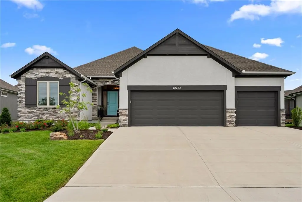12122 W 138th CT, Overland Park, KS 66221