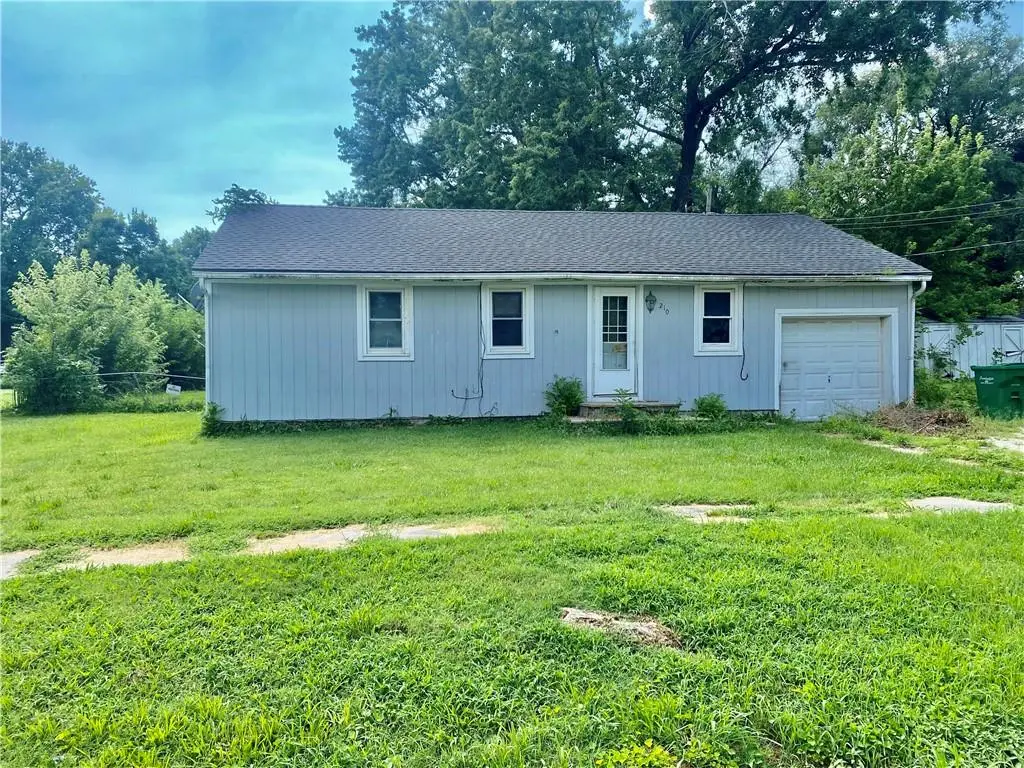 210 N BATES AVE, Adrian, MO 64720