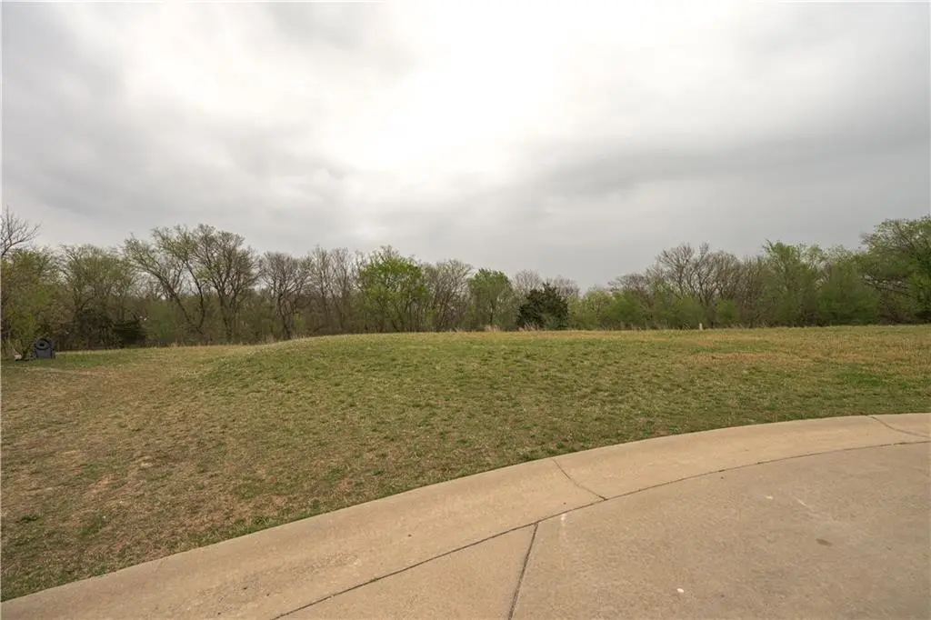 306 E John ST, Coffeyville, KS 67337