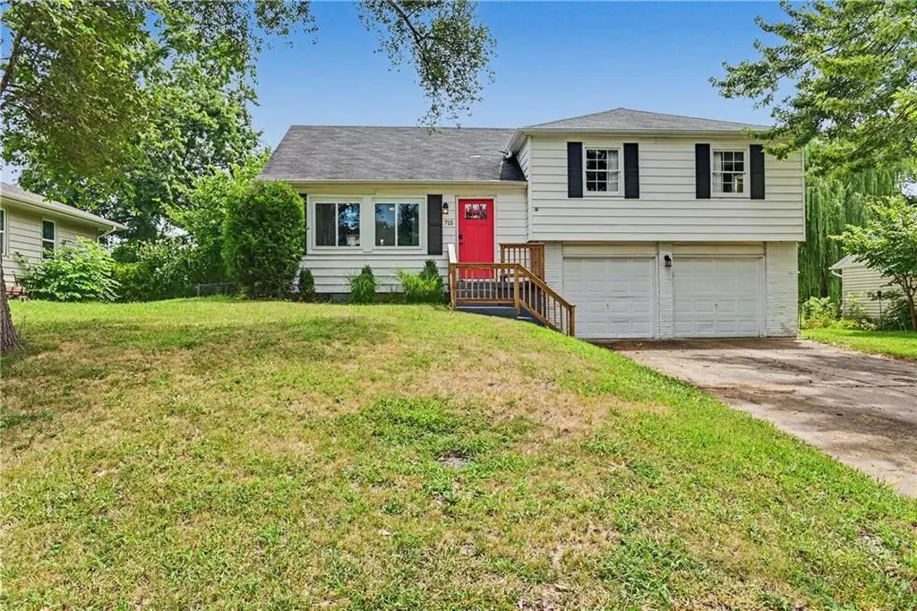 715 Colbern ST, Belton, MO 64012