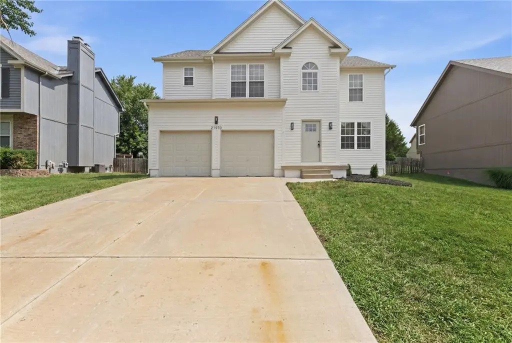 21470 W 122nd ST, Olathe, KS 66061