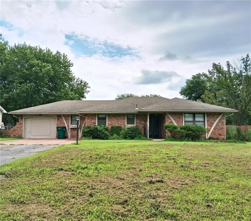 413 S Dittman ST, Frontenac, KS 66763
