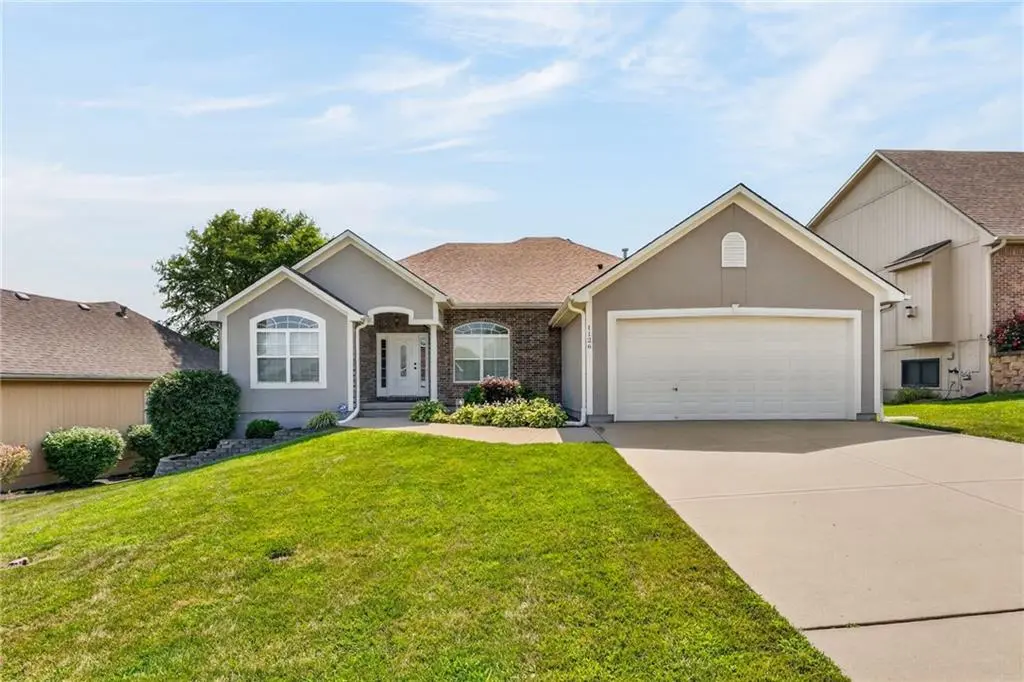 1126 N Glenview AVE, Independence, MO 64056