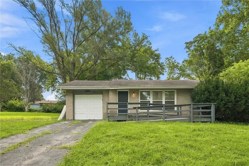 6537 Sears DR, Kansas City, KS 66102