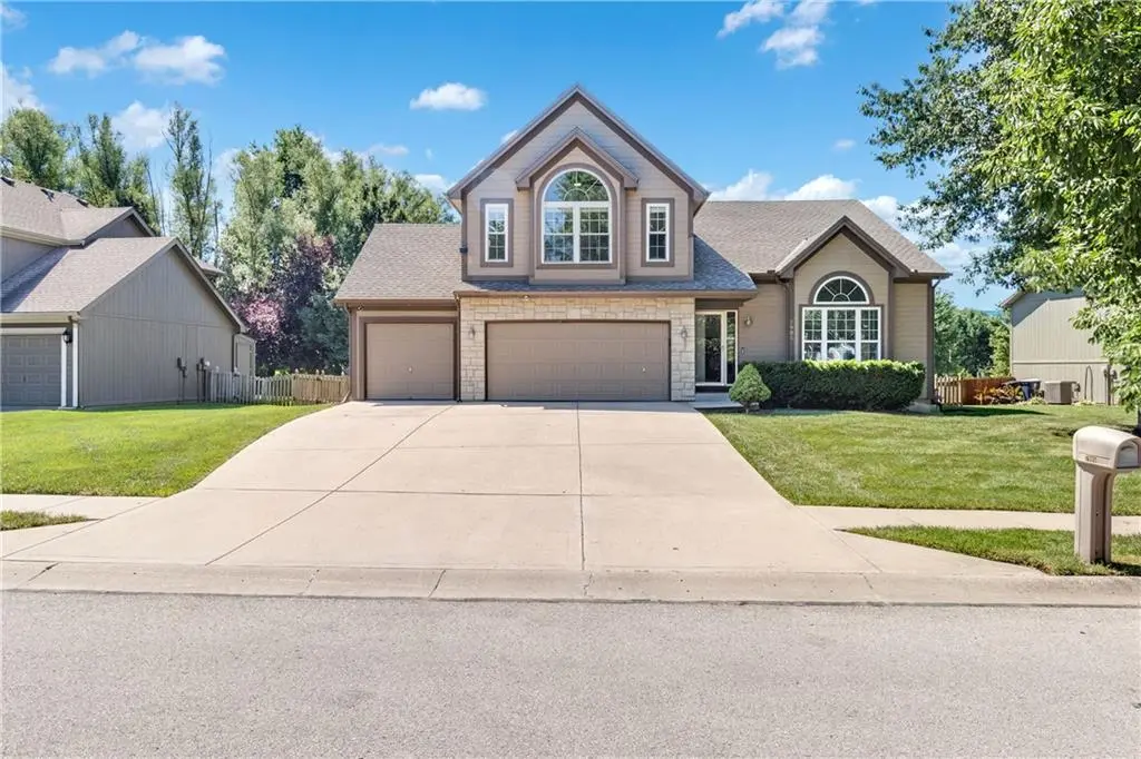 7905 NE 112th ST, Kansas City, MO 64157