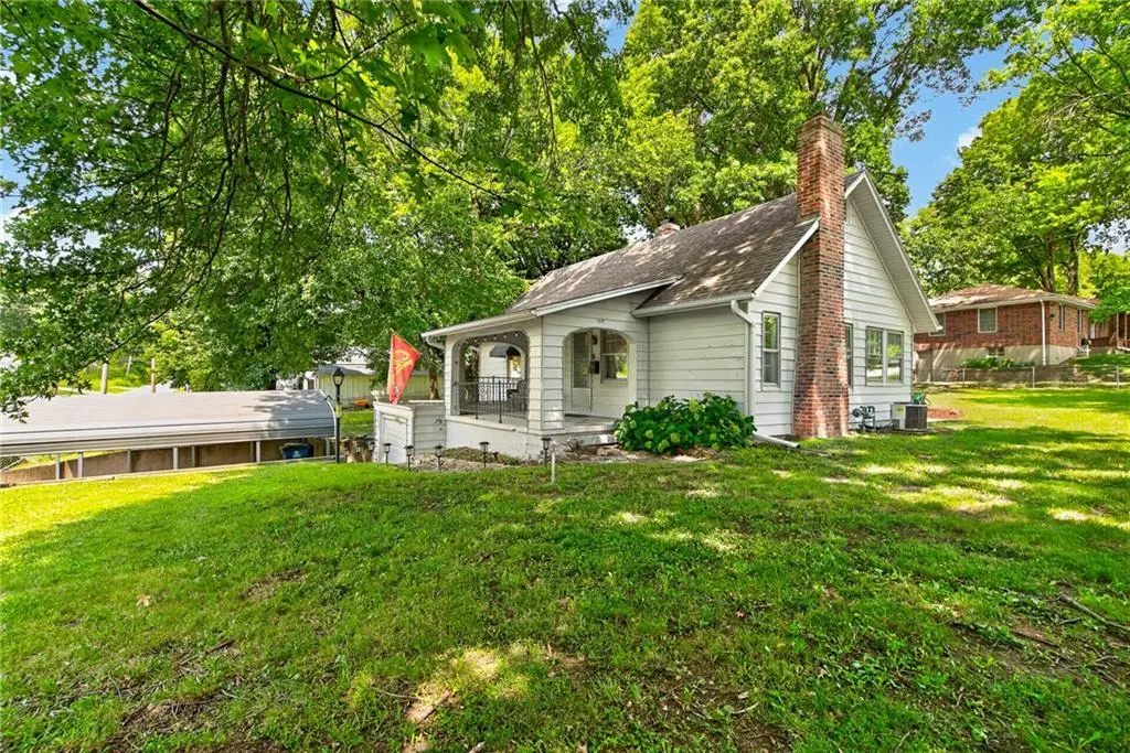 12510 E 51st ST, Independence, MO 64055