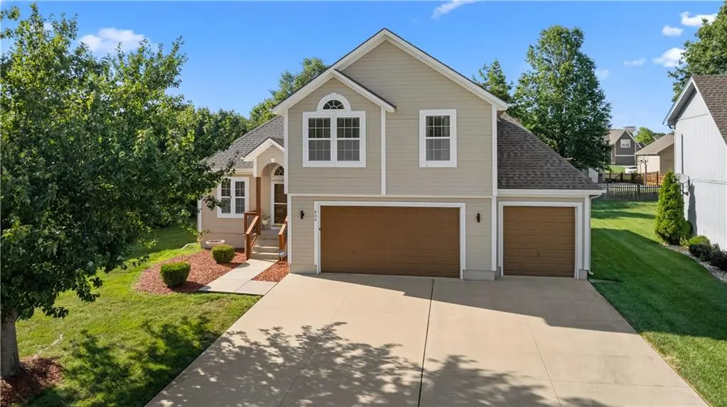 804 SW 34th TER, Lee's Summit, MO 64082