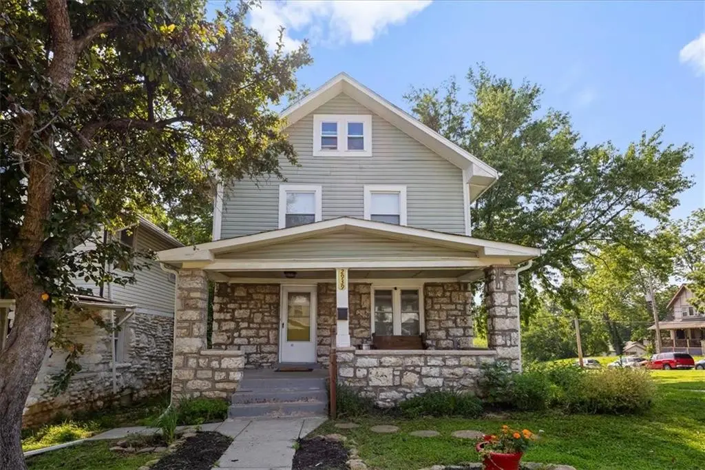 2939 WAYNE AVE, Kansas City, MO 64109