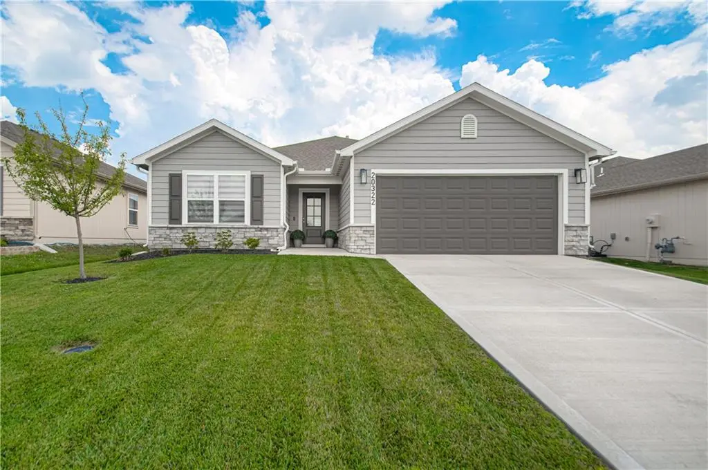 20322 W 193rd LN, Spring Hill, KS 66083