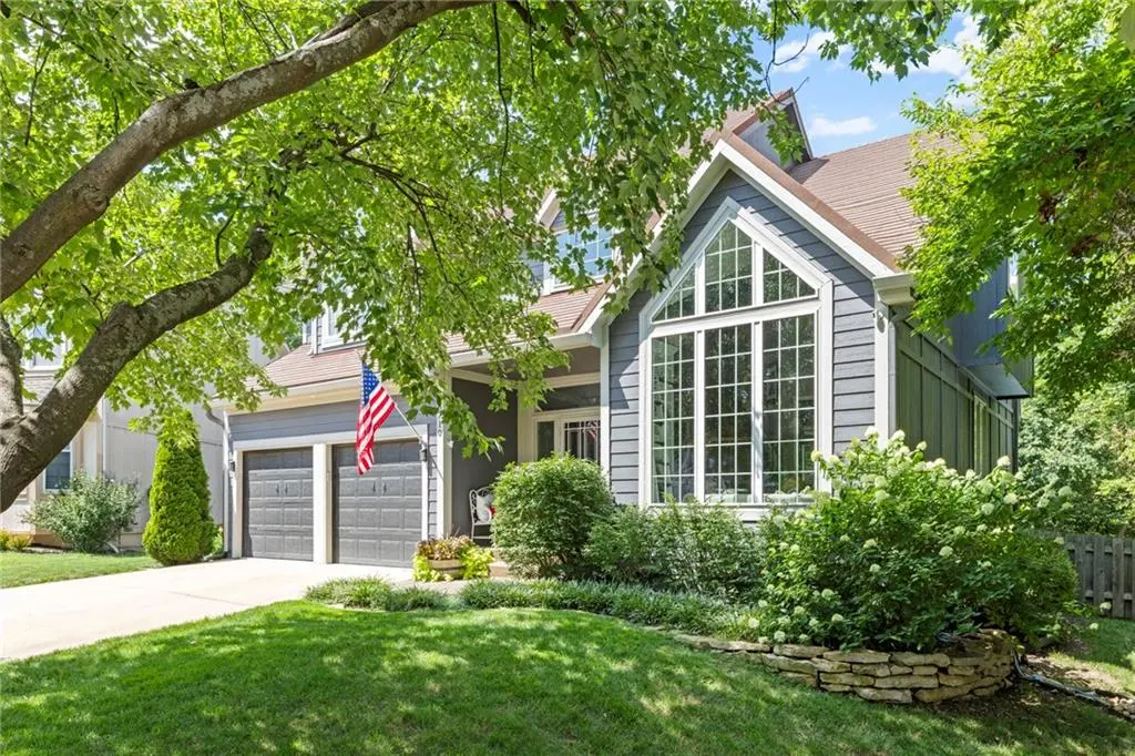 8710 W 132nd PL, Overland Park, KS 66213