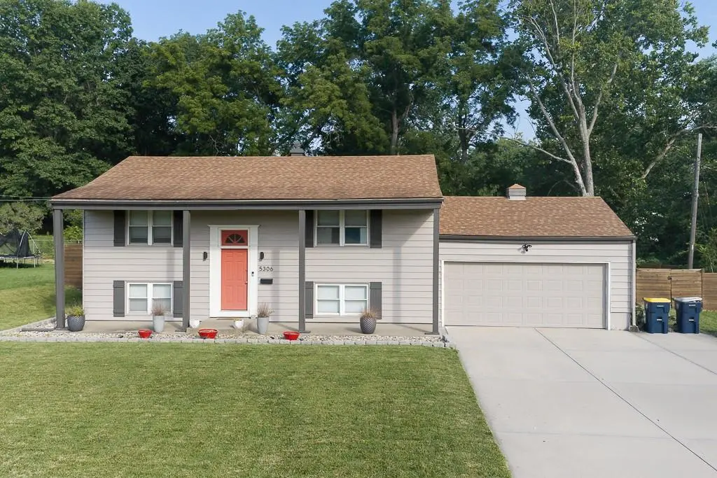 5306 N Sycamore DR, Kansas City, MO 64119