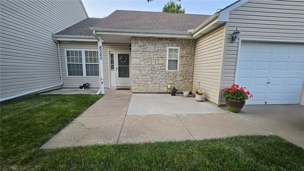 8320 Waverly AVE, Kansas City, KS 66109