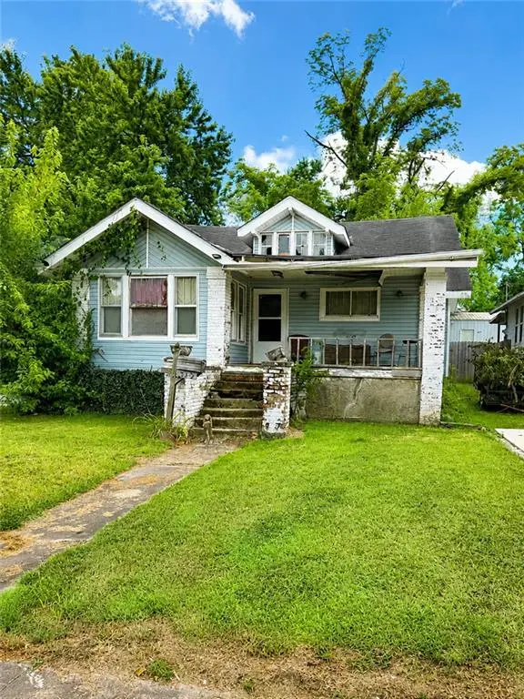 335 E 10th ST, Baxter Springs, KS 66713