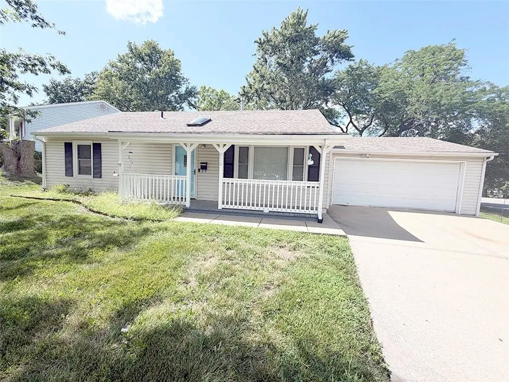 616 NE 67th TER, Gladstone, MO 64118