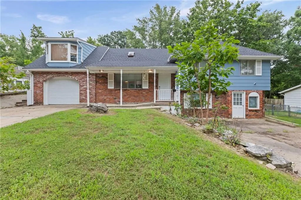 213 Briar LN, Kansas City, MO 64119