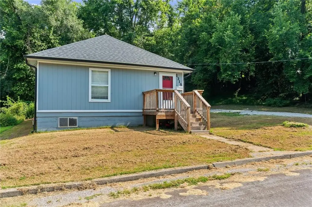 1318 Clinton ST, Lexington, MO 64067