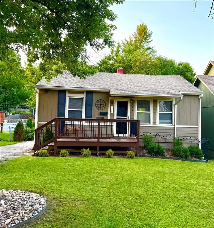224 W 82nd ST, Kansas City, MO 64114