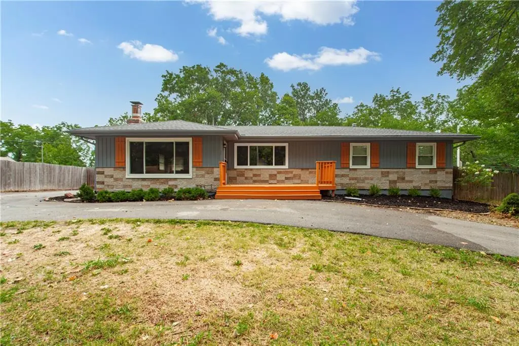 4157 N Cleveland AVE, Kansas City, MO 64117