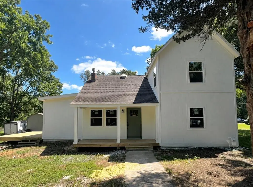 201 E 5th ST, Edgerton, KS 66021