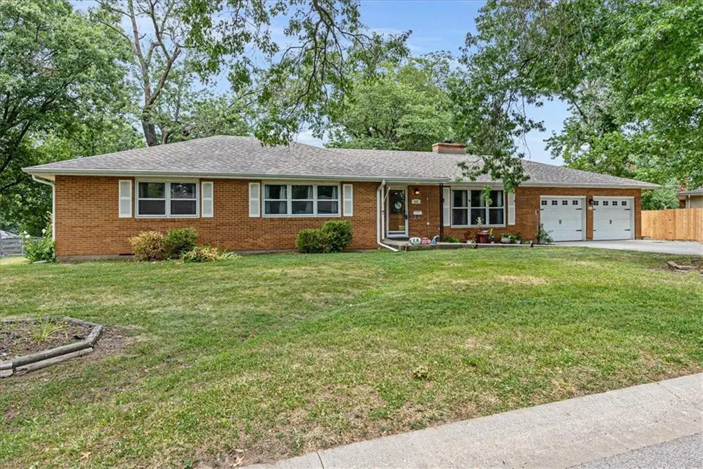 602 Pierson ST, Excelsior Springs, MO 64024