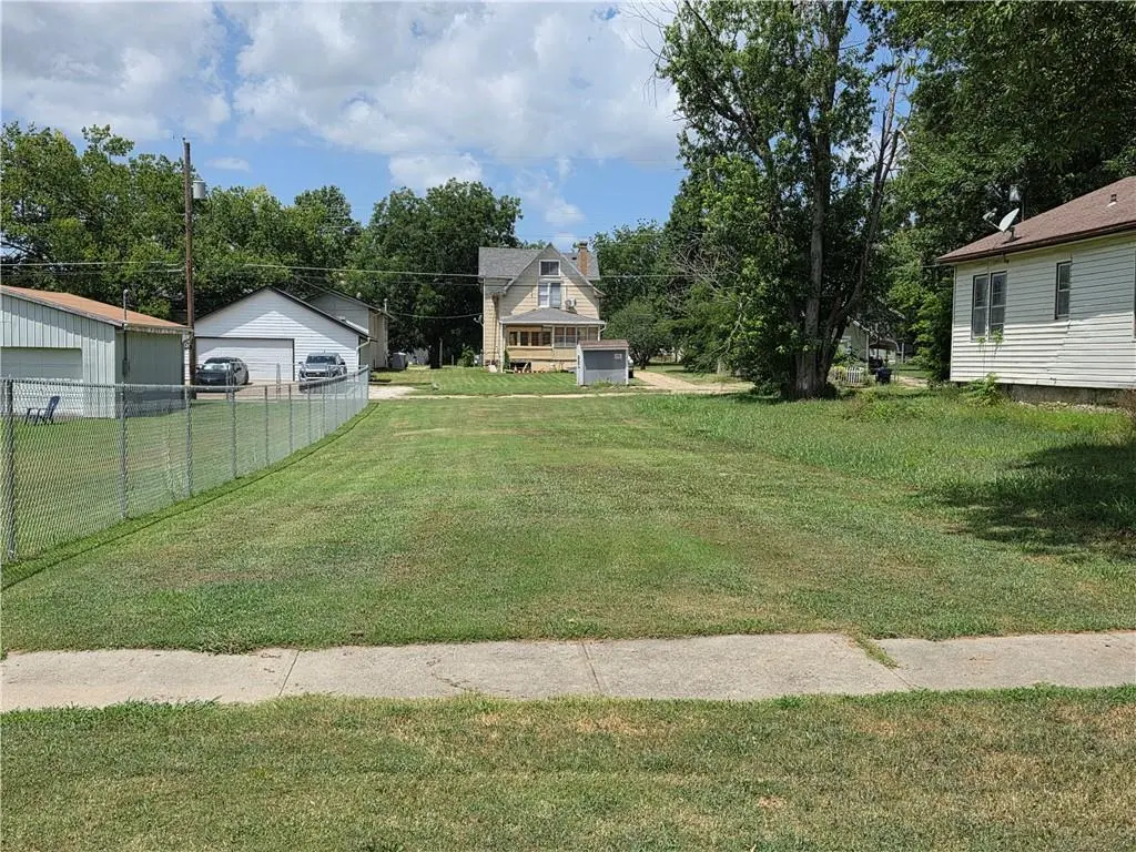 409 S 9th ST, Independence, KS 67301