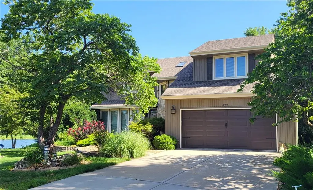 822 SW Lighthouse PT, Lee's Summit, MO 64082