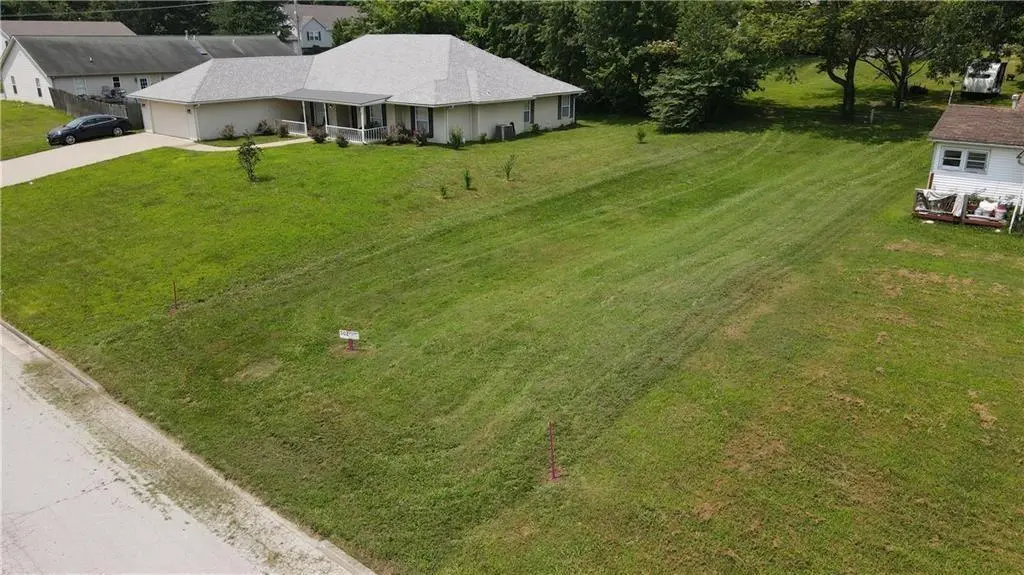 202 W 24th ST, Higginsville, MO 64037