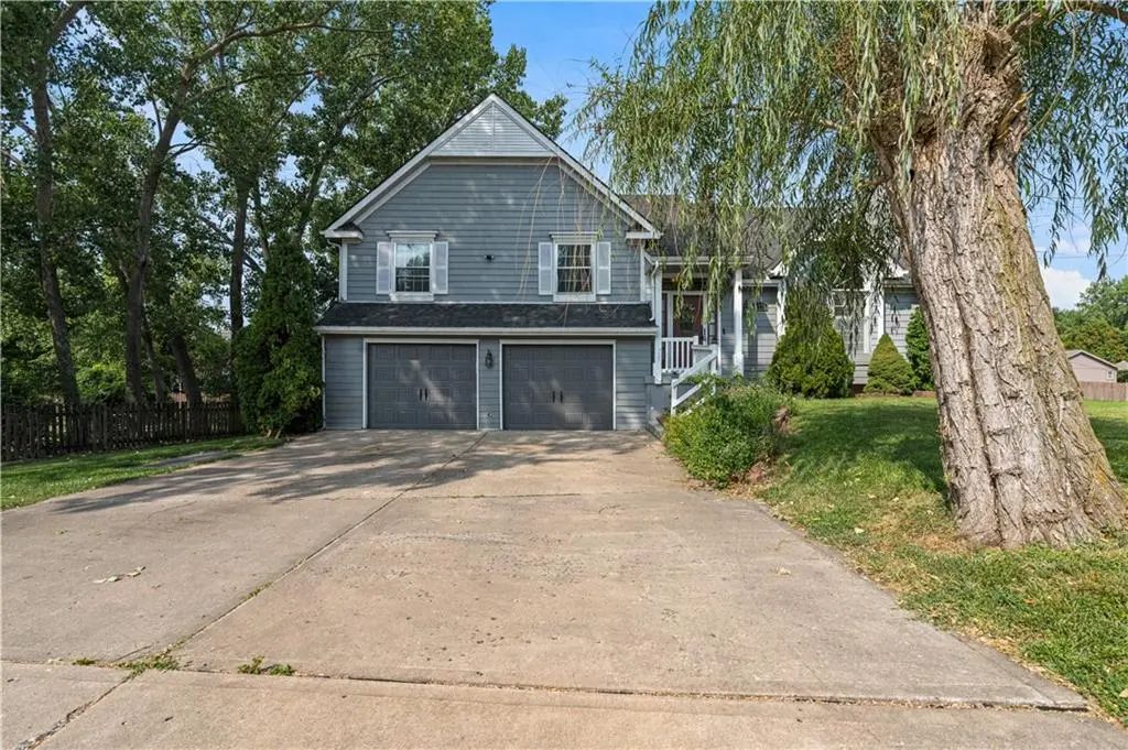10126 N Highland TER, Kansas City, MO 64155