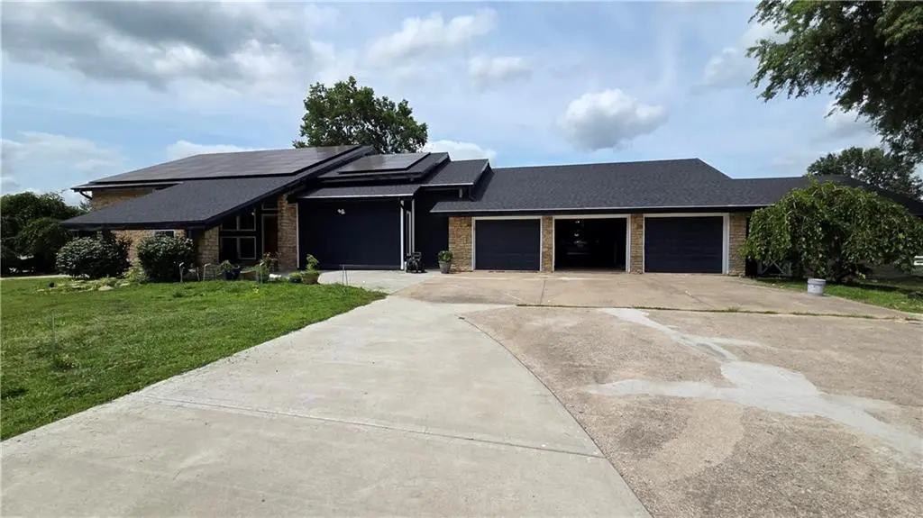 23600 E 88th ST, Lee's Summit, MO 64064
