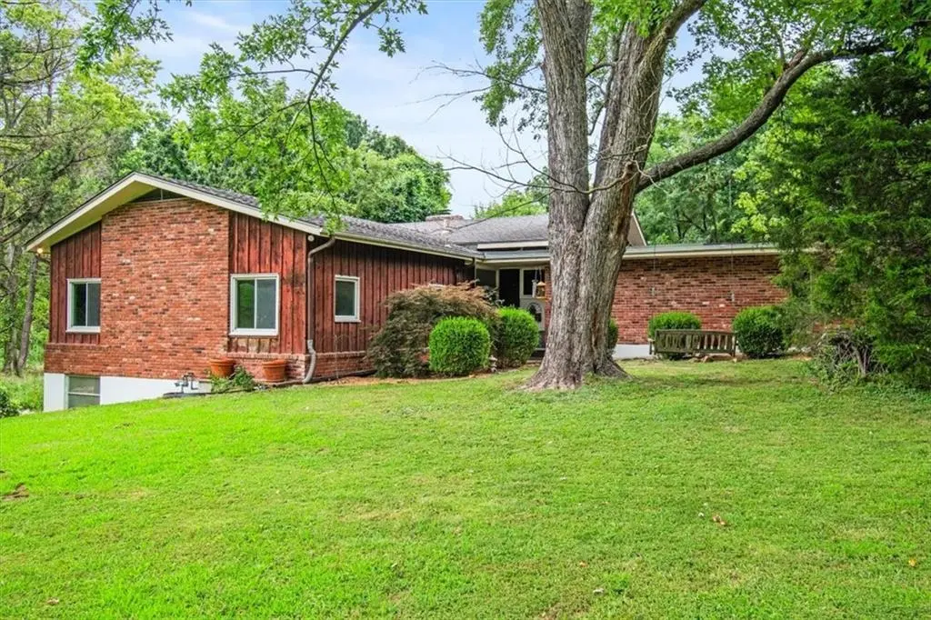 11806 E 39th ST #S, Independence, MO 64052