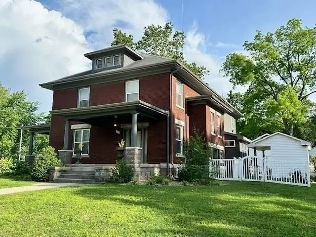 503 W Cherry ST, Nevada, MO 64772