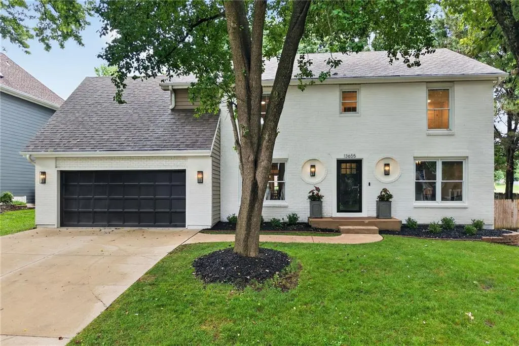 13655 S Sycamore ST, Olathe, KS 66062