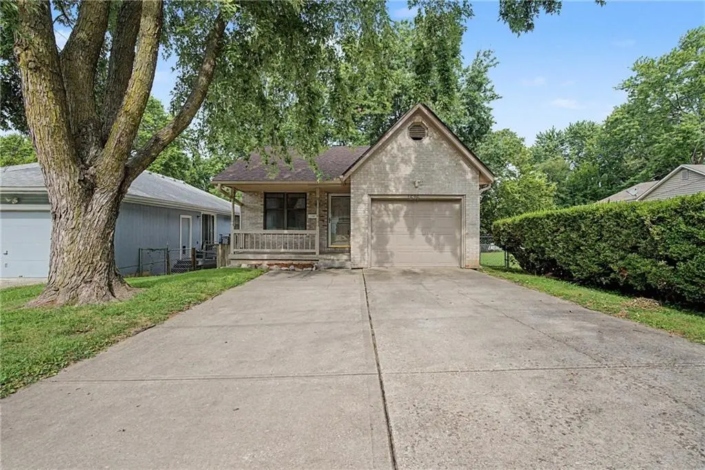 1526 N Pleasant ST, Independence, MO 64050