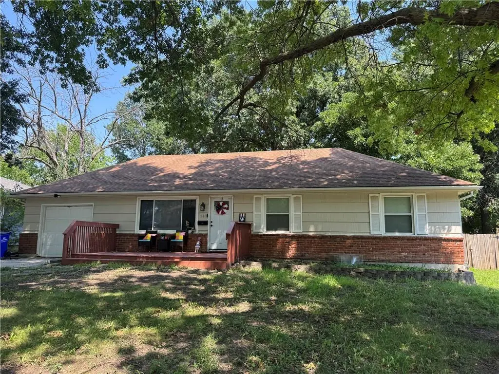 613 NE Corder ST, Lee's Summit, MO 64063