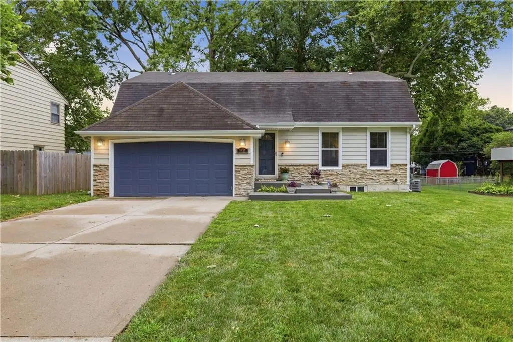 1611 NE 50th ST, Kansas City, MO 64118