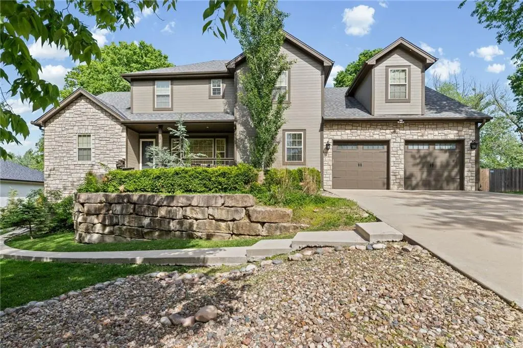 8119 NW Venita ST, Weatherby Lake, MO 64152