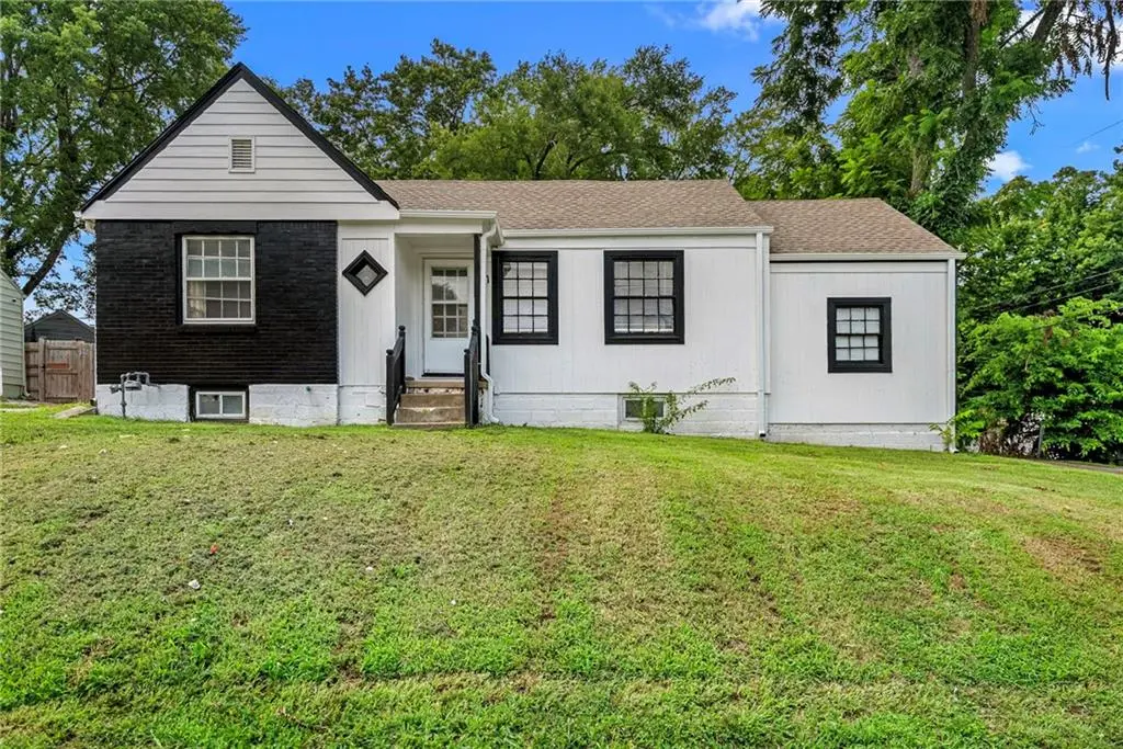 6804 Raytown RD, Kansas City, MO 64133