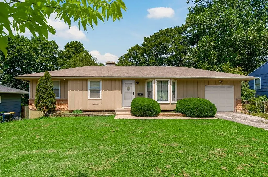 5902 Fairlane DR, Kansas City, MO 64134