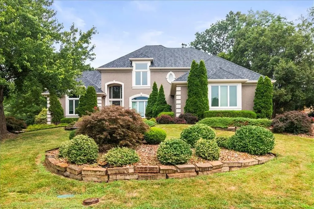 713 NE DICK HOWSER CT, Lee's Summit, MO 64064