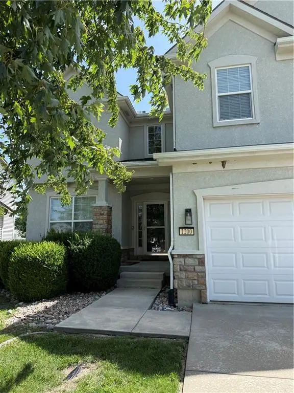 1200 SW Sapperton RD, Raymore, MO 64083