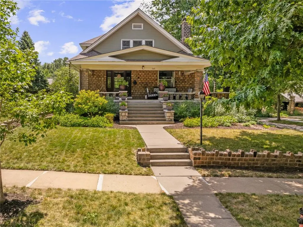 949 W 33RD TER, Kansas City, MO 64111