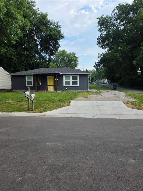326 Front ST, Grain Valley, MO 64029