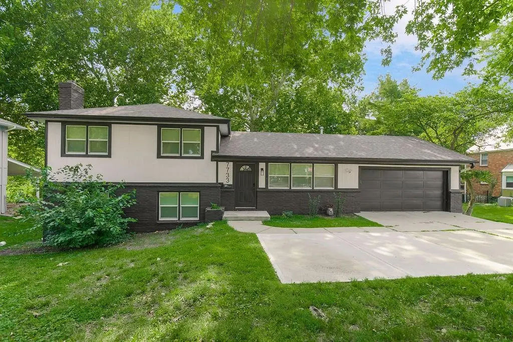 7733 Mission RD, Prairie Village, KS 66208