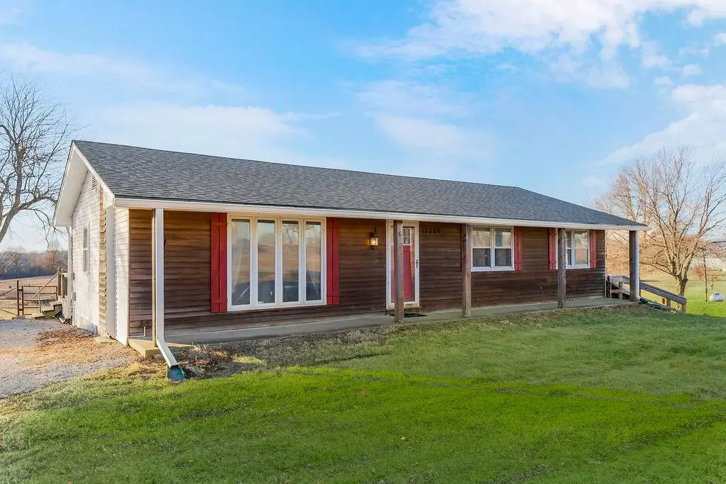 17504 State Route 33 HWY, Holt, MO 64048