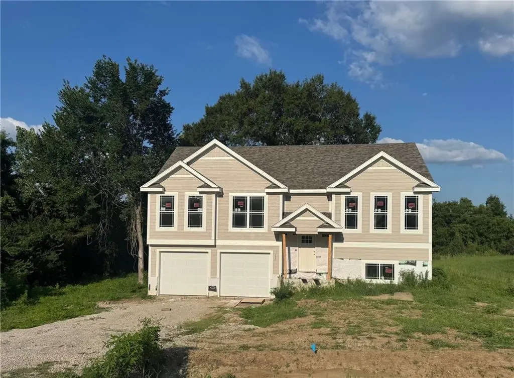 233 SE 141 RD, Warrensburg, MO 64093